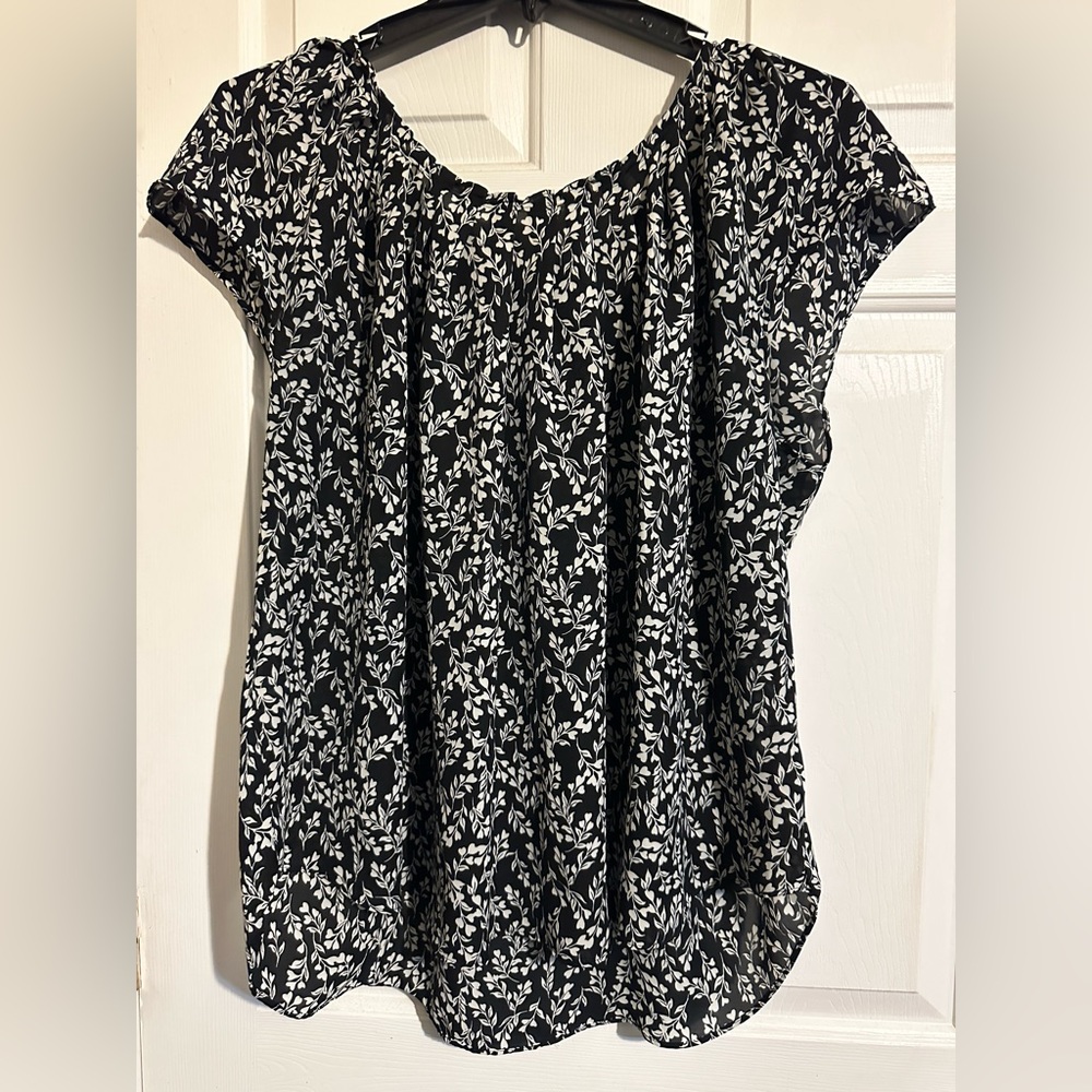 Black and white floral blouse, size 2x
